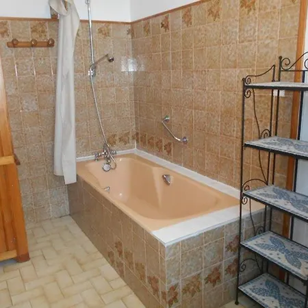 5 Pieces, 9 Pers, Balcon Sud, Proche Centre Et Telecabine, Options Confort. - Fr-1-401-96 *